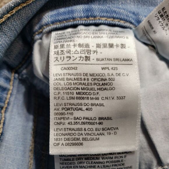 Levis Shorts Womens 28 Blue Light Wash Denim - Picture 5 of 13